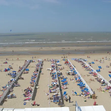 Sur La Digue - - - Silver D2 *